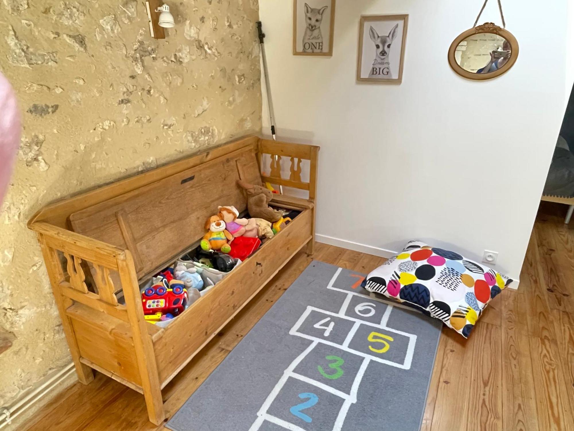 Les Regniers - 2 Gites Voisins Pour Familles Et Groupes Eynesse Экстерьер фото